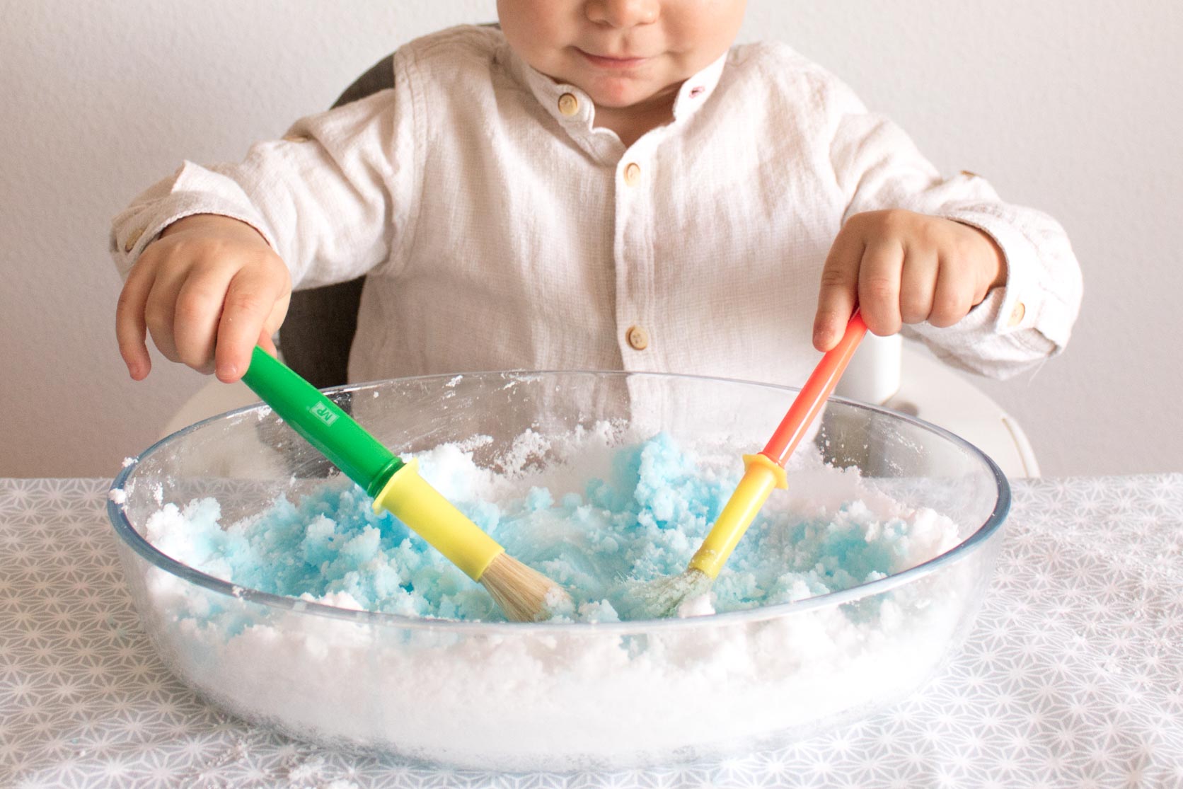 Cómo hacer nieve artificial y 8 ideas para jugar